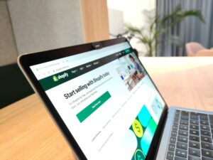 How to Start a Successful Shopify Store