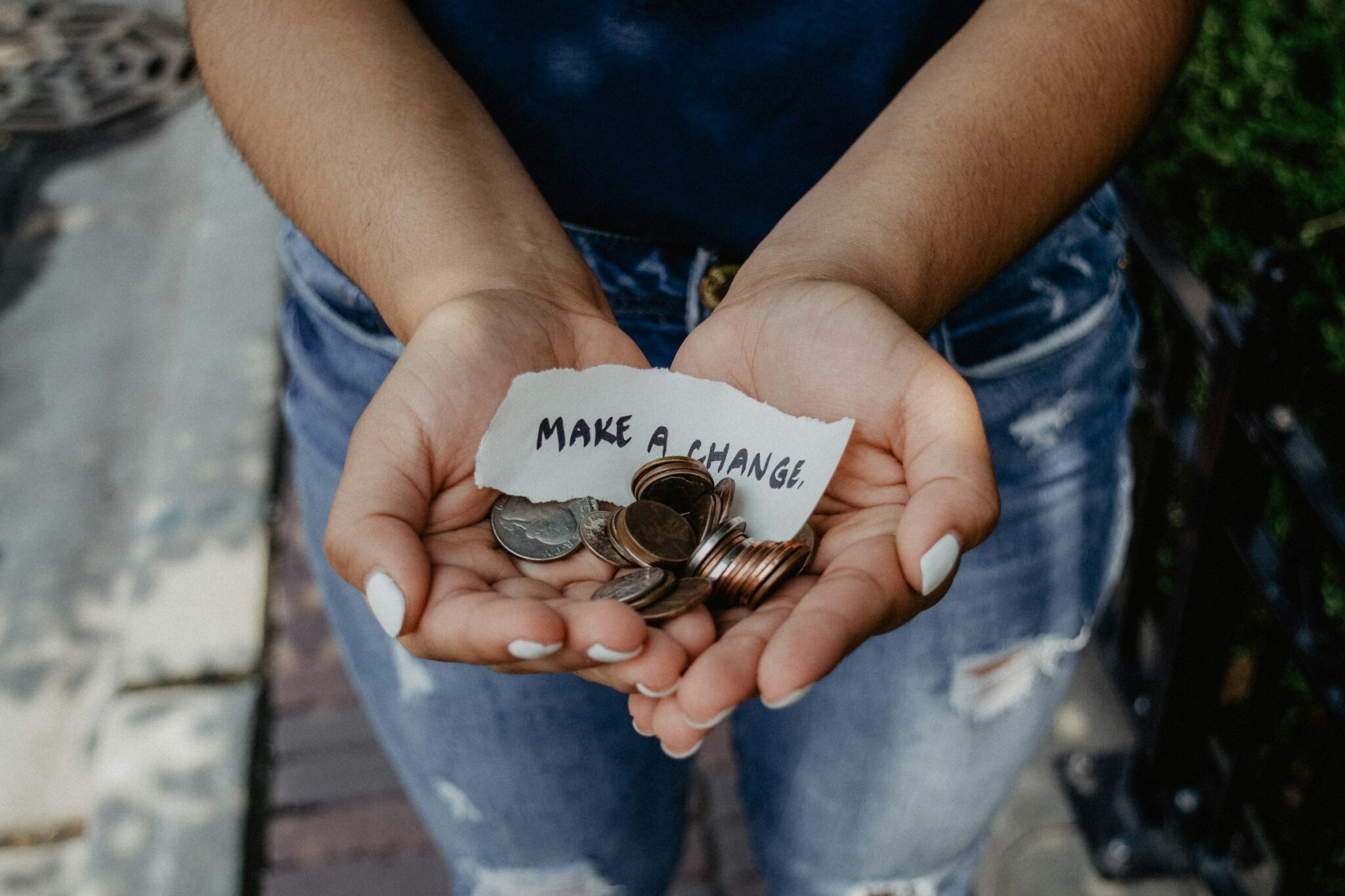 25 Smart Ways to Get By With Very Little Money