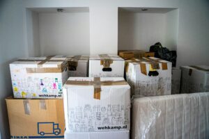 How to Move Out With No Money