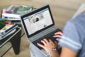How to Find Clients in Facebook Groups